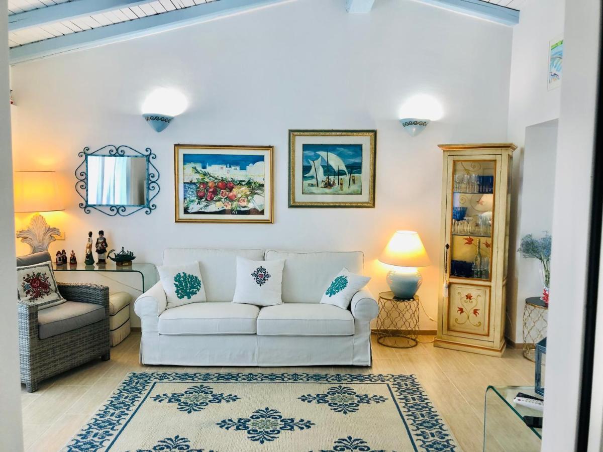 Villa Adel San Teodoro  Eksteriør billede