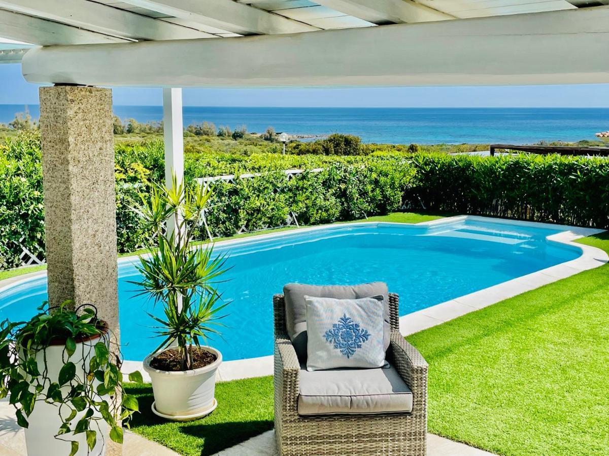 Villa Adel San Teodoro  Eksteriør billede