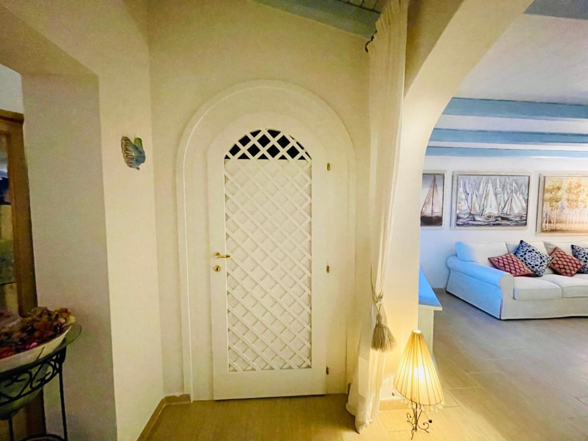 Villa Adel San Teodoro  Eksteriør billede