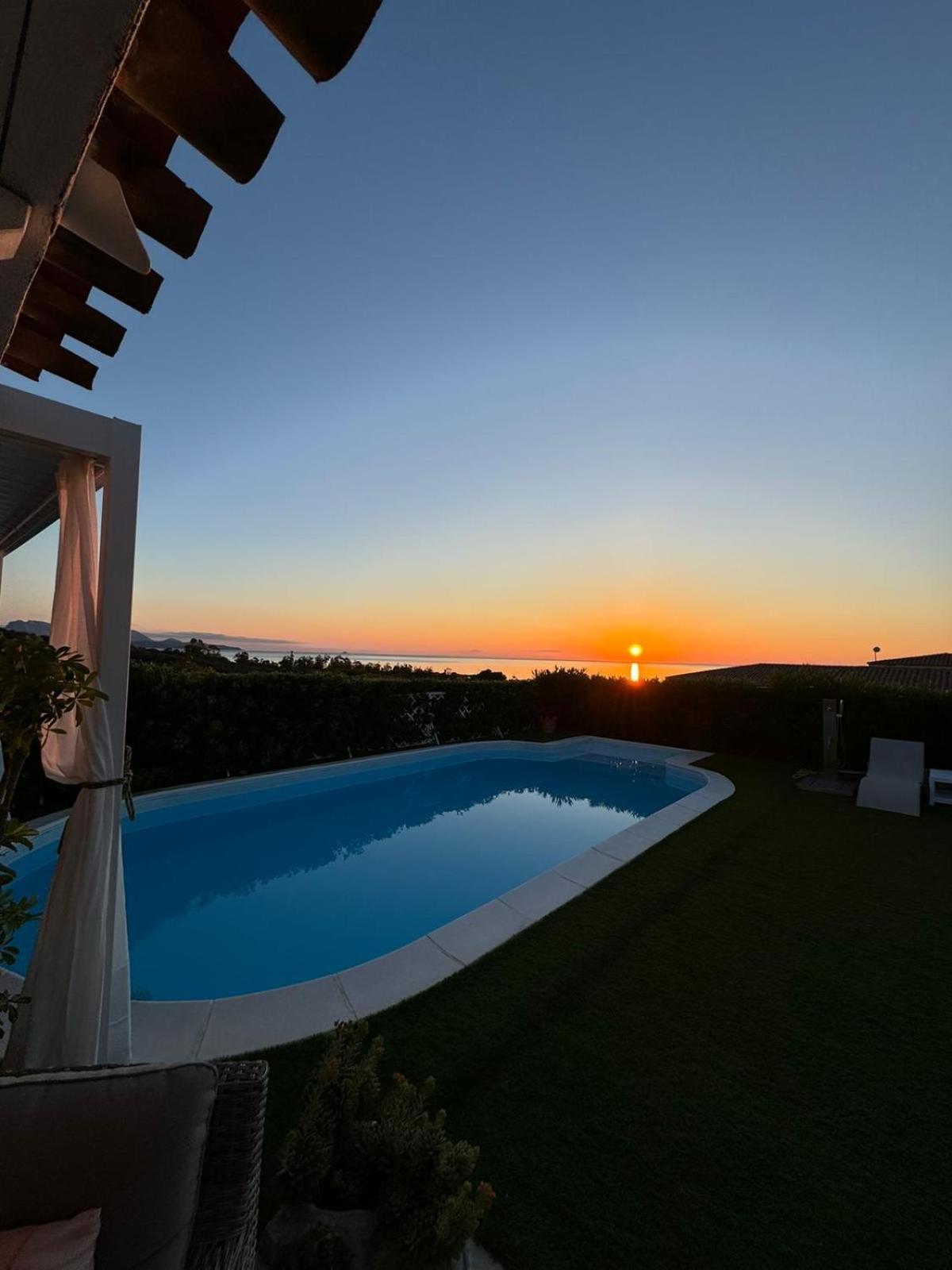 Villa Adel San Teodoro  Eksteriør billede