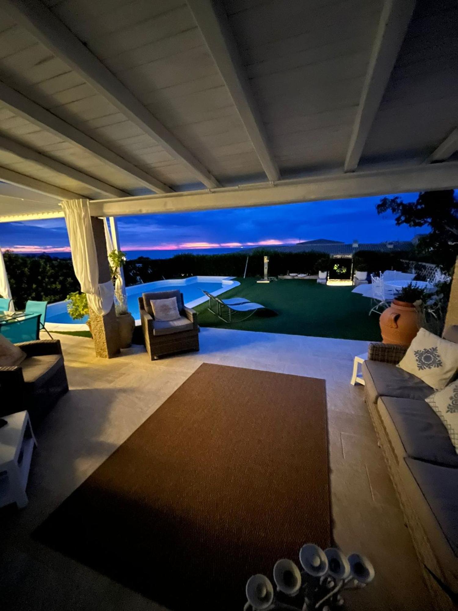 Villa Adel San Teodoro  Eksteriør billede