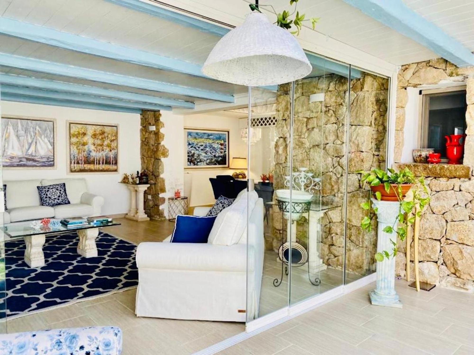 Villa Adel San Teodoro  Eksteriør billede