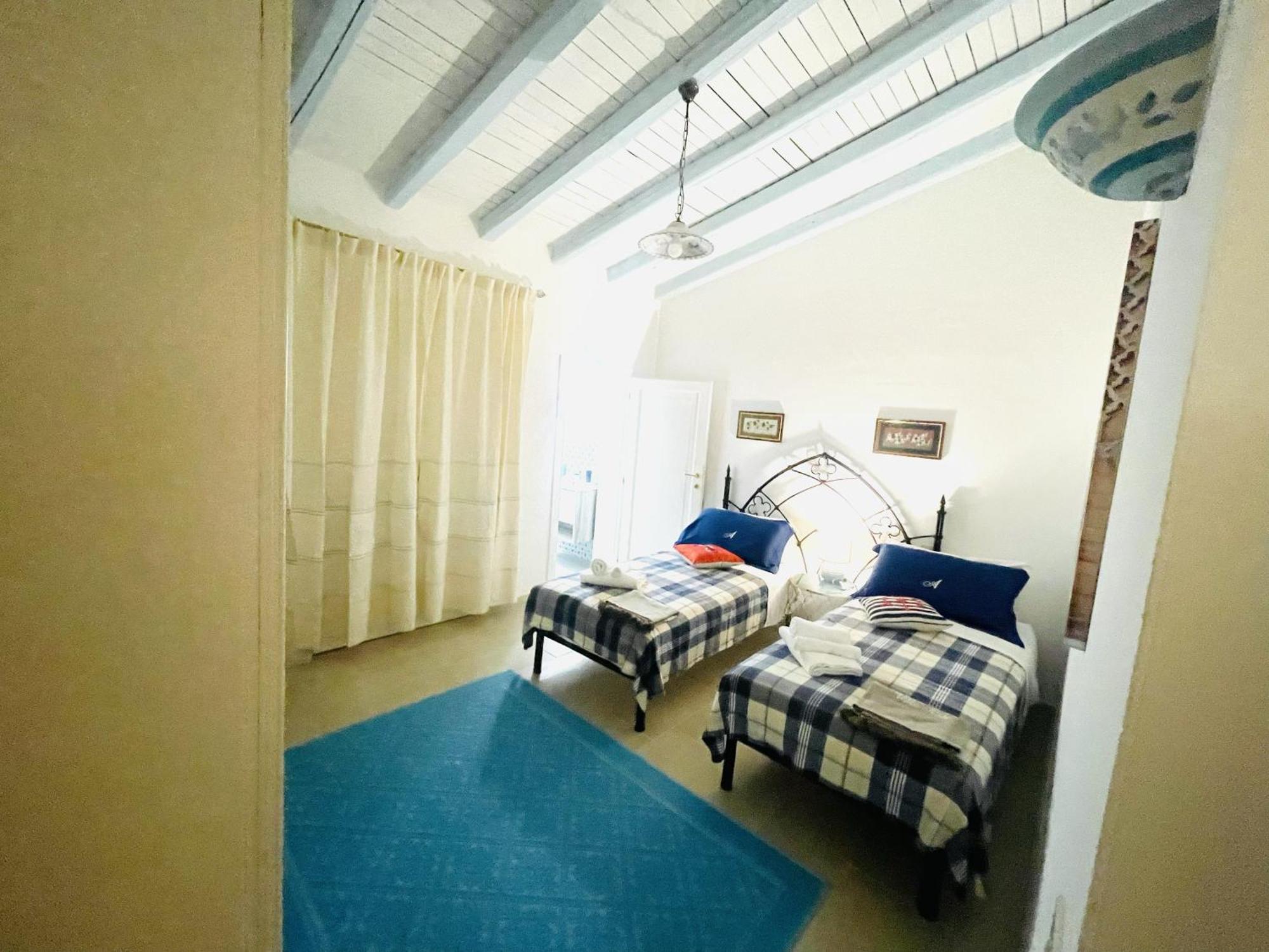 Villa Adel San Teodoro  Eksteriør billede